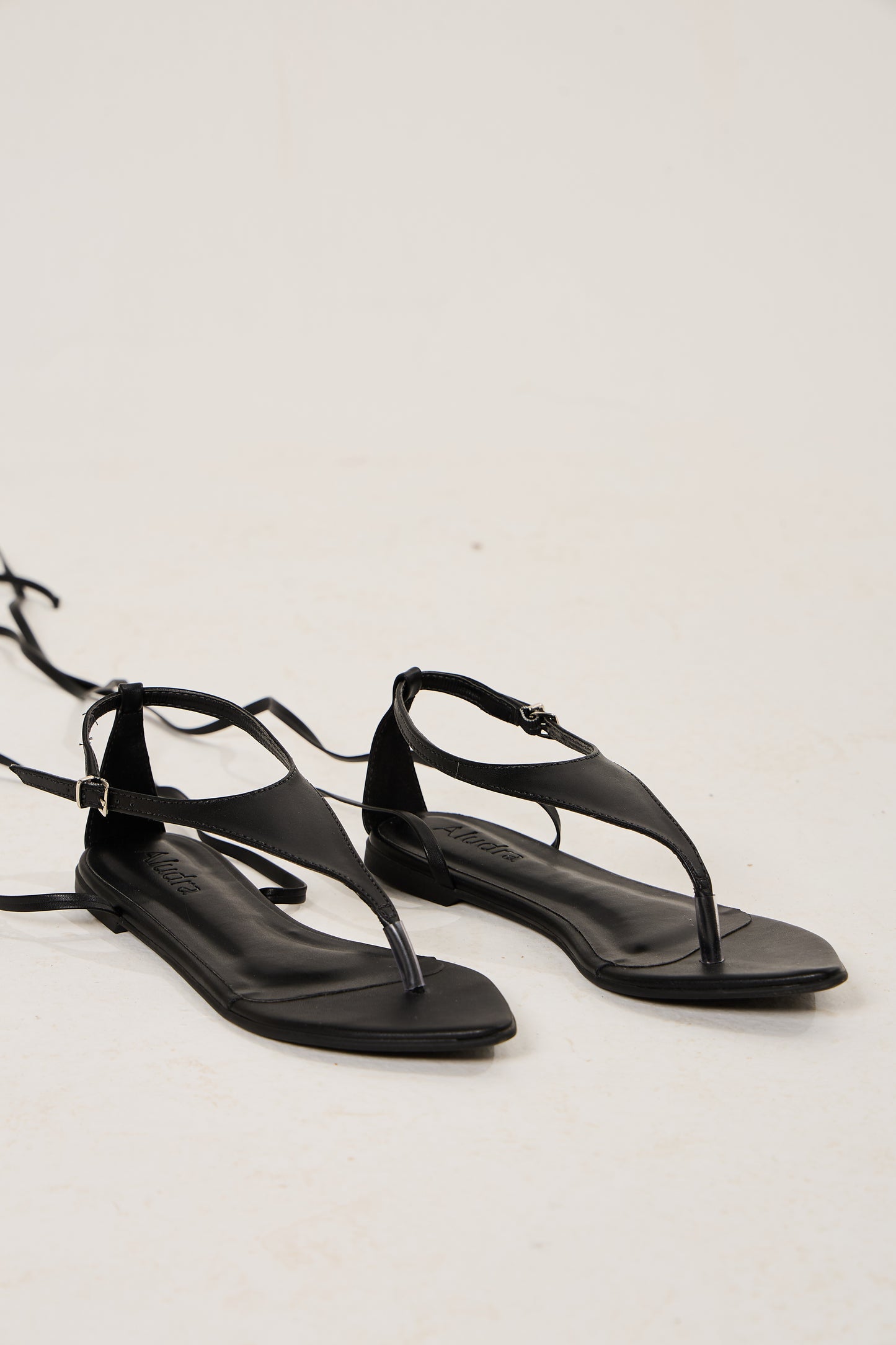 Rasteira Strappy Preta