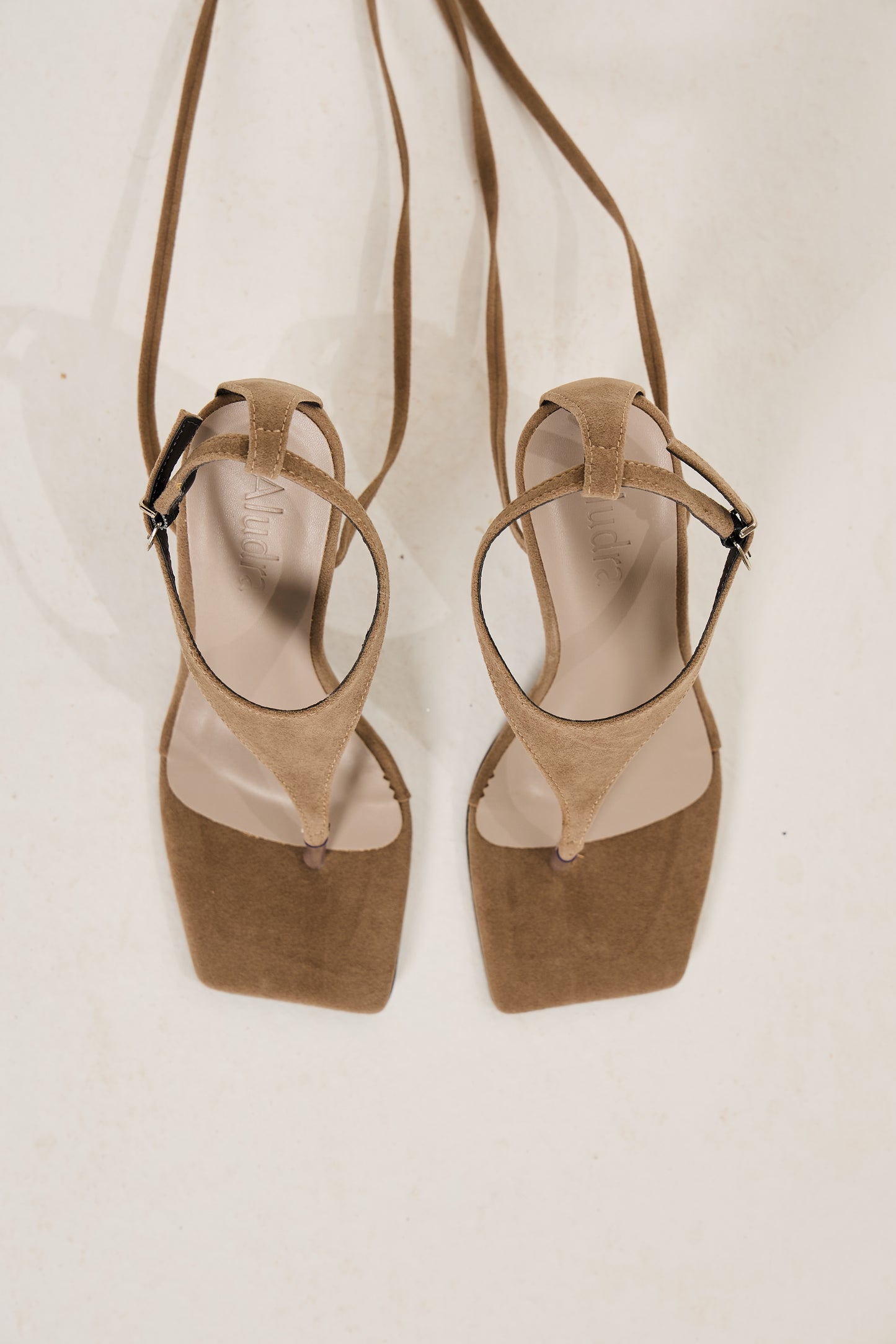 Sandália Strappy Camurça